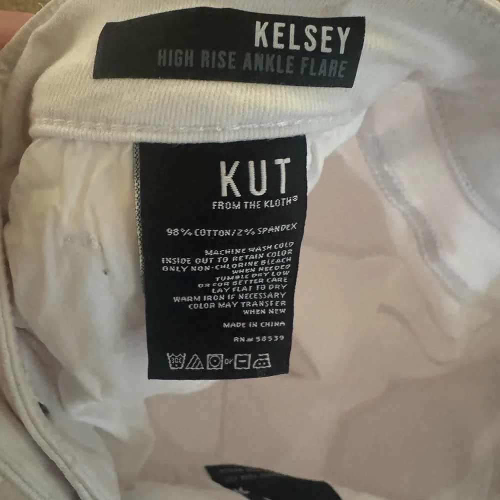 Kut from the Kloth White High-Rise Straight Jeans with Frayed Hem